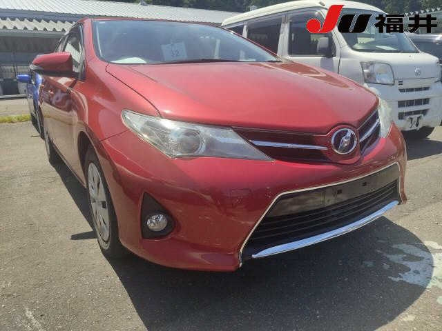 TOYOTA AURIS 2012