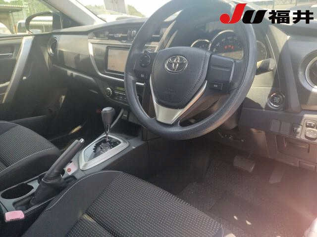 TOYOTA AURIS 2012