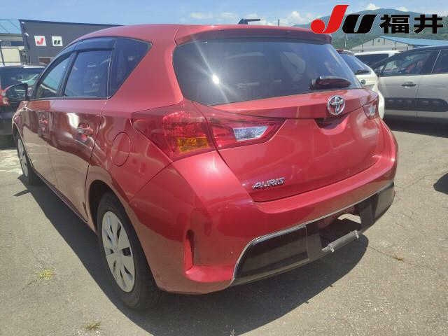 TOYOTA AURIS 2012