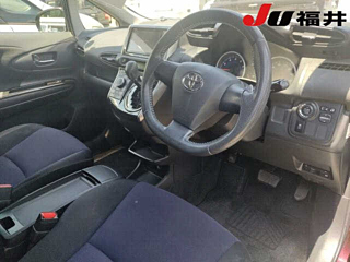 TOYOTA WISH 2012