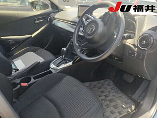 MAZDA DEMIO 2017