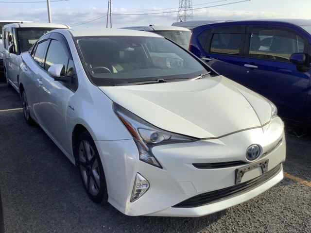 TOYOTA PRIUS 2016