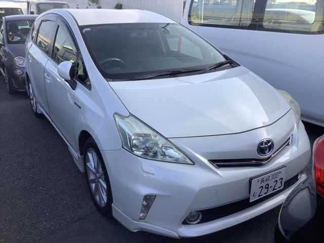 TOYOTA PRIUS ALPHA 2012