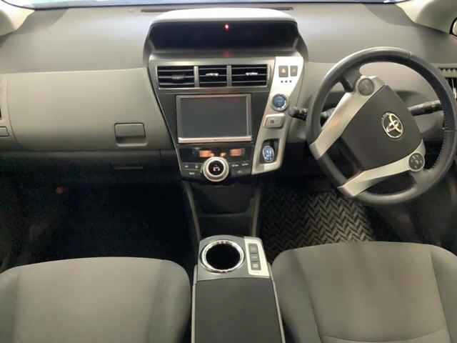 TOYOTA PRIUS ALPHA 2013