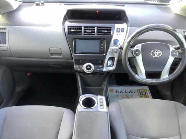 TOYOTA PRIUS ALPHA 2012