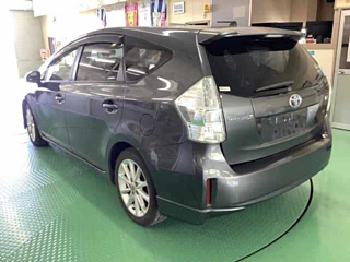 TOYOTA PRIUS ALPHA 2013