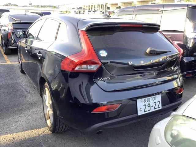 VOLVO V40 2013