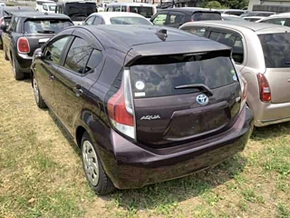 TOYOTA AQUA 2015