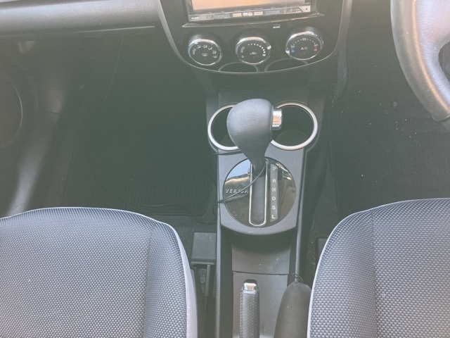 MAZDA VERISA 2012