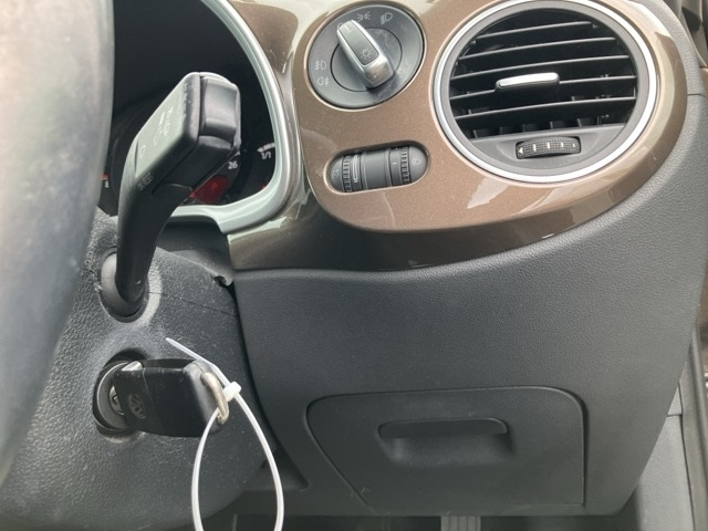 VOLKSWAGEN THE BEETLE 2015