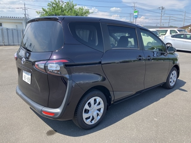 TOYOTA SIENTA 2017