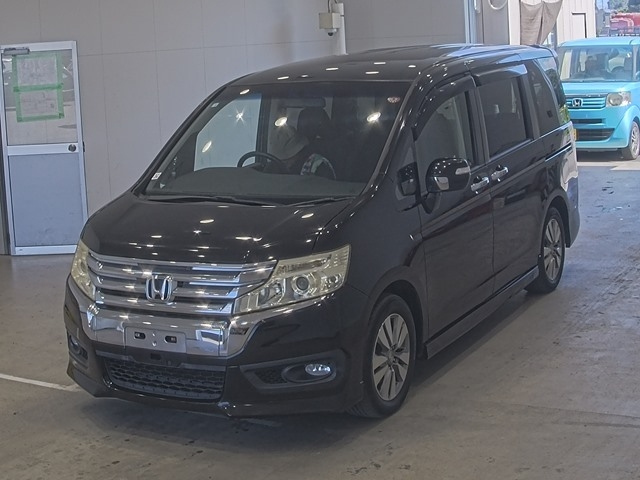 HONDA STEP WAGON 2012