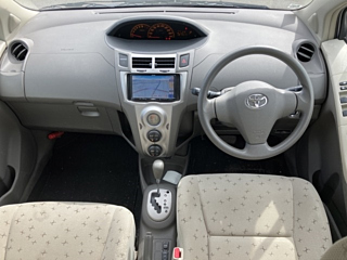 TOYOTA VITZ 2009