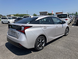 TOYOTA PRIUS 2019