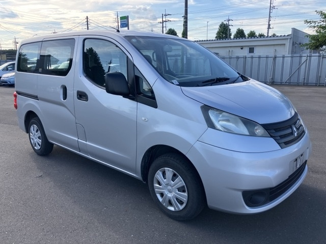 MITSUBISHI DELICA 2016