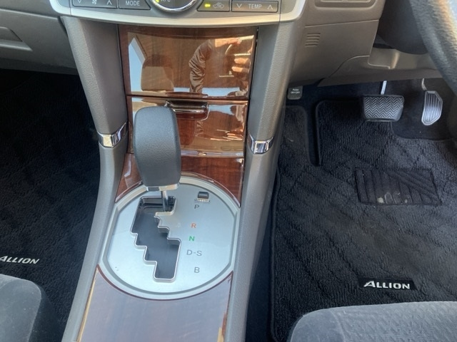 TOYOTA ALLION 2013