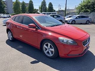 VOLVO V40 2015