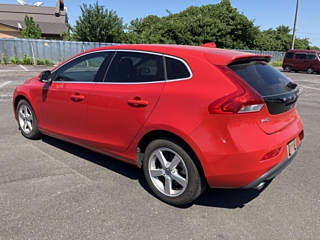 VOLVO V40 2015