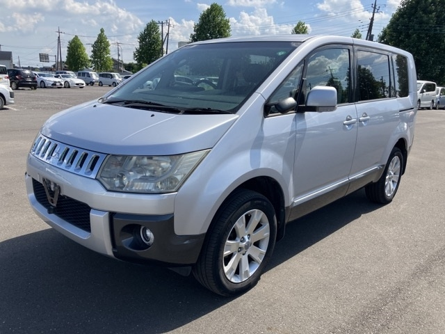 MITSUBISHI DELICA D5 2010