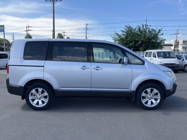 MITSUBISHI DELICA D5 2010