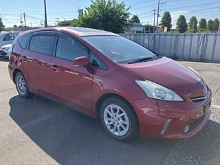 TOYOTA PRIUS ALPHA 2013