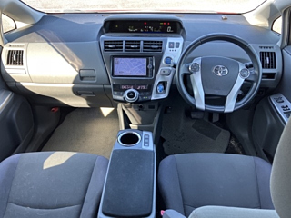 TOYOTA PRIUS ALPHA 2013