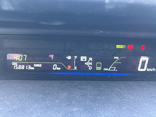 TOYOTA PRIUS ALPHA 2013