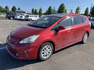 TOYOTA PRIUS ALPHA 2013