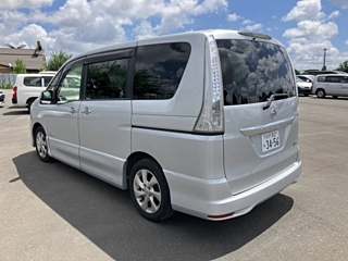NISSAN SERENA 2013