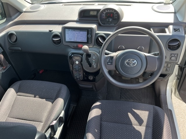 TOYOTA PORTE 2013