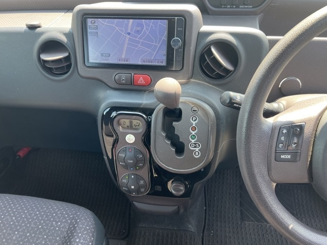 TOYOTA PORTE 2013