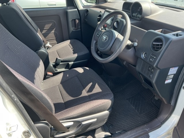 TOYOTA PORTE 2013
