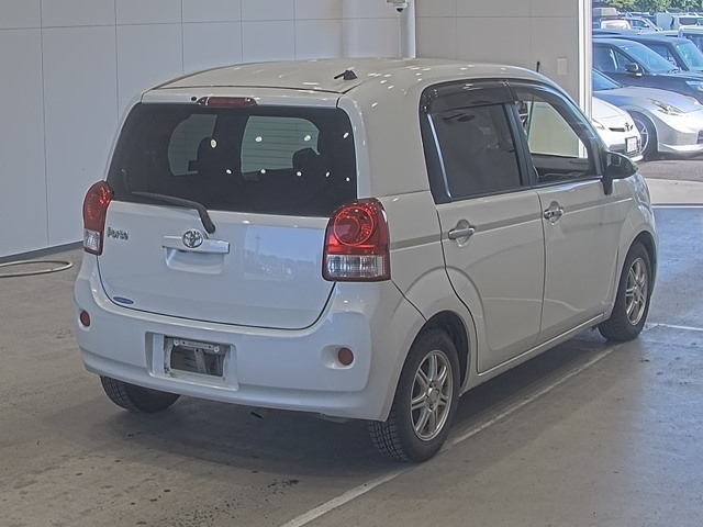 TOYOTA PORTE 2013