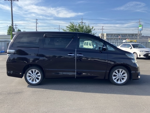 TOYOTA VELLFIRE 2011