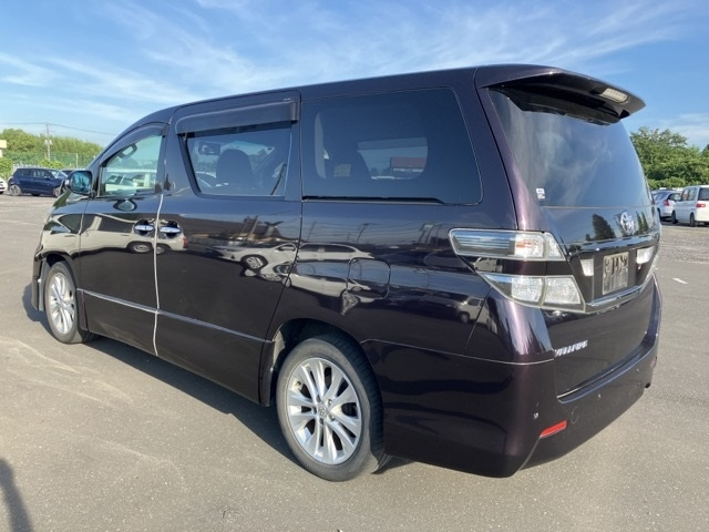 TOYOTA VELLFIRE 2011