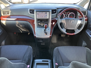 TOYOTA VELLFIRE 2011
