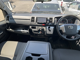 TOYOTA HIACE VAN 2020