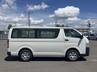 TOYOTA HIACE VAN 2020