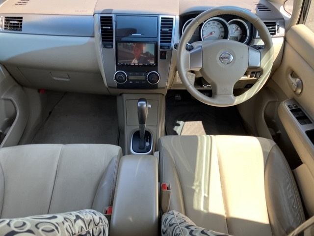 NISSAN TIIDA 2009