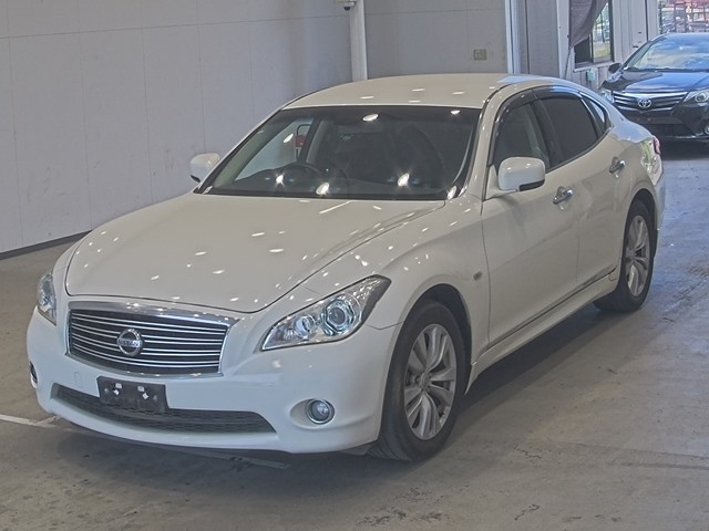 NISSAN FUGA 2010