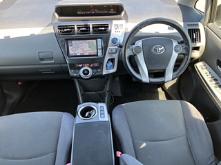 TOYOTA PRIUS ALPHA 2012