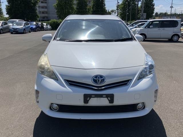 TOYOTA PRIUS ALPHA 2012