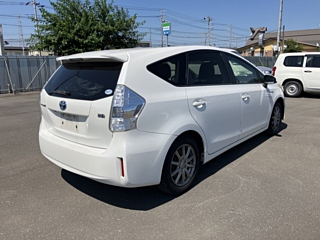 TOYOTA PRIUS ALPHA 2012