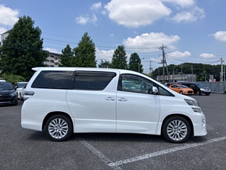 TOYOTA VELLFIRE 2011