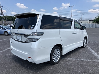 TOYOTA VELLFIRE 2011