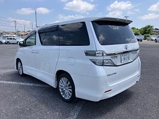 TOYOTA VELLFIRE 2011