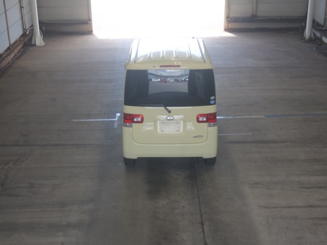 DAIHATSU TANTO 2011