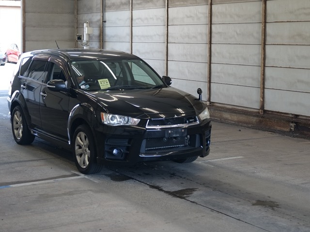 MITSUBISHI OUTLANDER 2011
