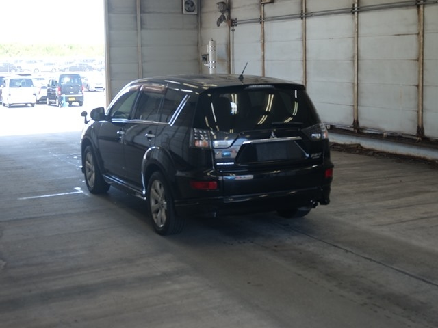 MITSUBISHI OUTLANDER 2011