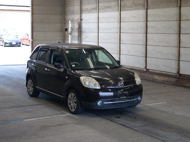 MAZDA VERISA 2010